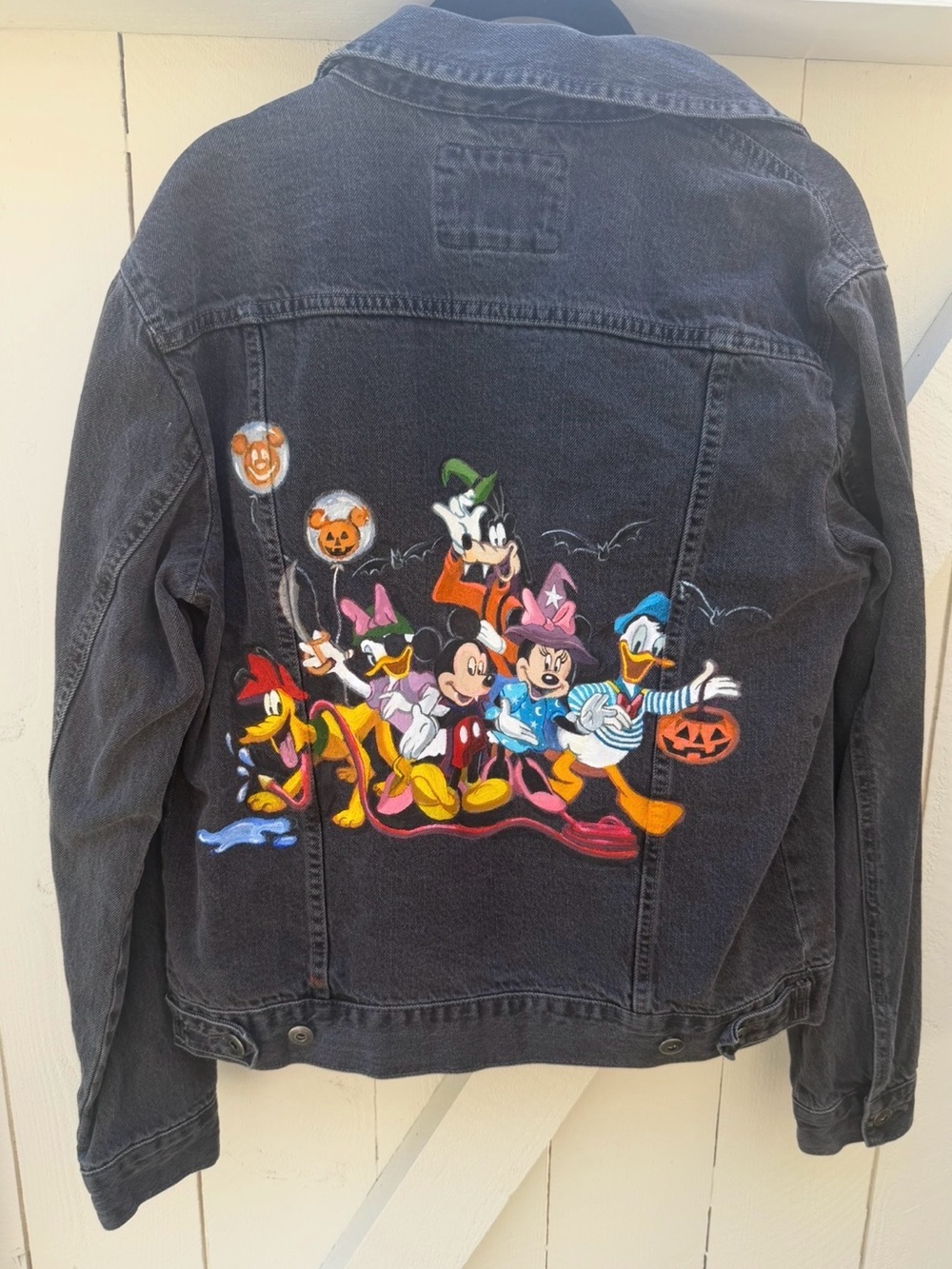 Forever 21 Black Denim Mens Jacket with painted Colorful Disney Halloween M